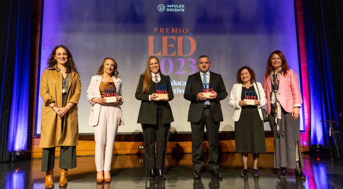  El jurado del Premio LED 2024 escogió entre más de 850 postulantes. La instancia esta a cargo de la Fundación Impulsa Docente, con la colaboración de la Fundación Mustakis y El Mercurio. La premiación será el 10 de octubre. 